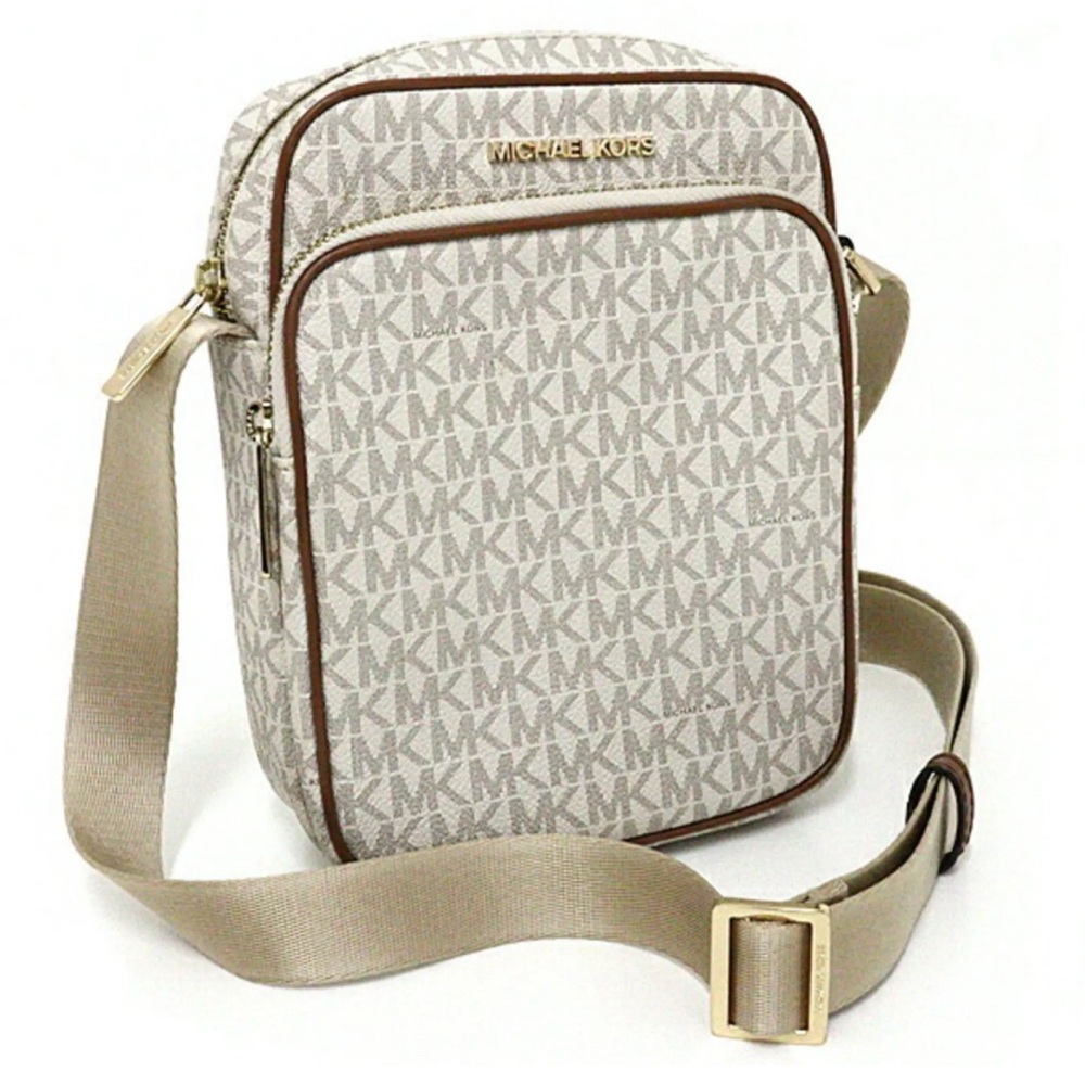 MICHAEL KORS JET SET Crossbody Bag. Pre Owned.